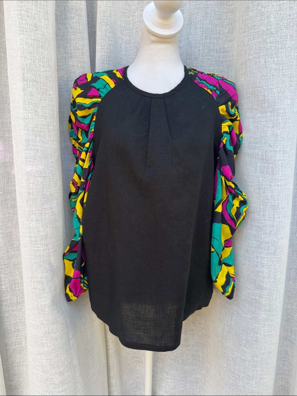 1980’s Patsy by Mimiya black linen top colorful raglan silk puff sleeves